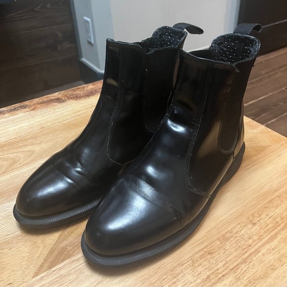 Dr. Martens 2976 Flora Chelsea Boot - Picture 2 of 6